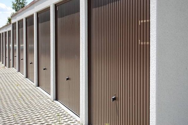 Comment organiser votre espace de travail à l'aide d'un garde-meuble à Toulouse ?